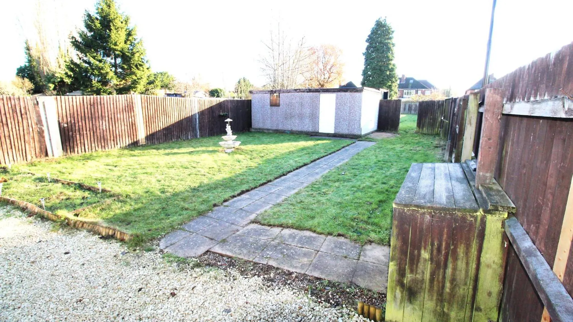 Birmingham - Shirley - Bungalow - Sleeps 8 - 3 Large Beds - Plus Sofa Bed - Beautifully Refurbished - Very Large Enclosed Gardens - Off Street Parking - Fast Wifi 0*,  United Kingdom